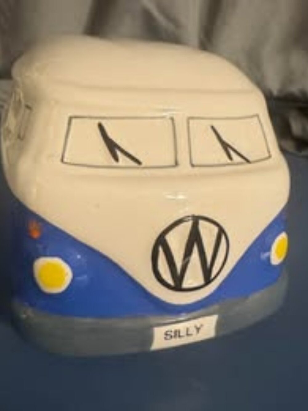 Wagon Blue white van vintage bank